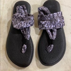 Sanuk Yoga Mat Sandals 10M NWOT